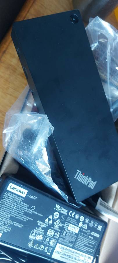 Hybrid thinkpad lenovo USB c and A brand new boxed dock station