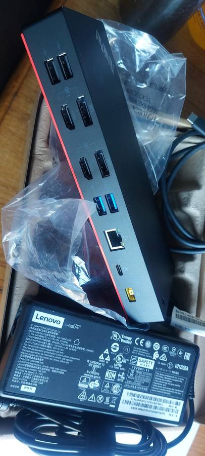 Hybrid thinkpad lenovo USB c and A brand new boxed dock station