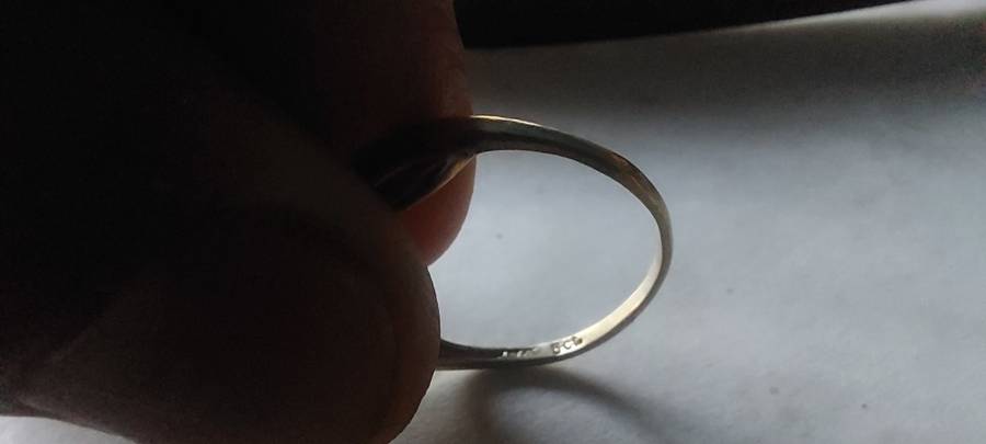 Very old 9ct ladies gold ring