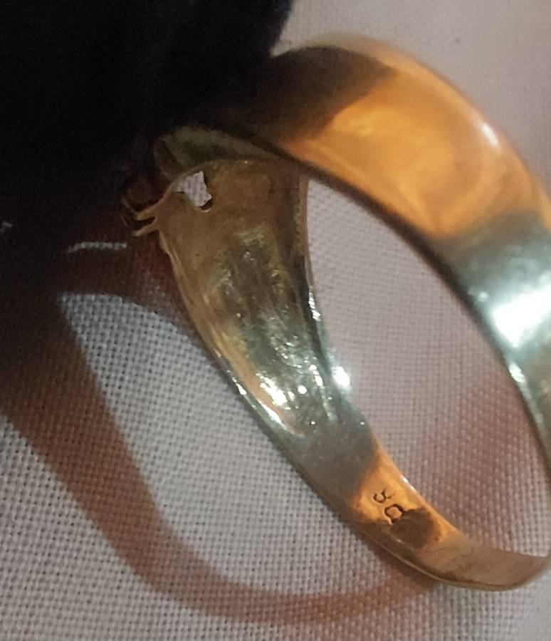 9CT GOLD DOLLAR SIGN RING