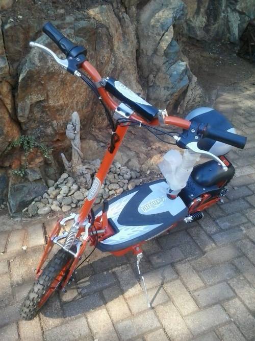 E-Scooter 1000W off/on road Demo Model foldable - Retails for R12999   - Demo Model