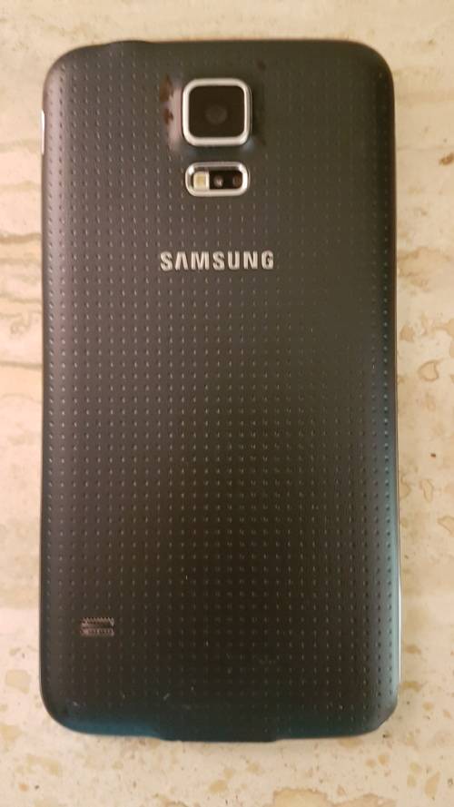 Samsung S5 galaxy smart phone - immaculate condtion