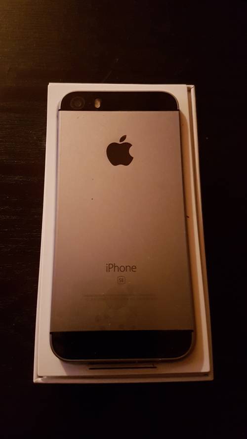 Apple Iphone SE 32gb Space Grey with new samsung vr reality head gear