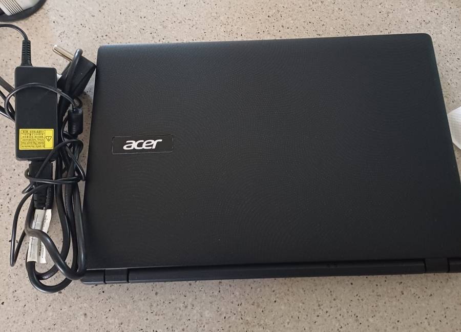 **BARGAIN BUY** MINT ACER EXTENSA LAPTOP WITH 256SSD -IDEAL FOR WORK OR PLAY-GRAB IT@ JUST R3299!!!!
