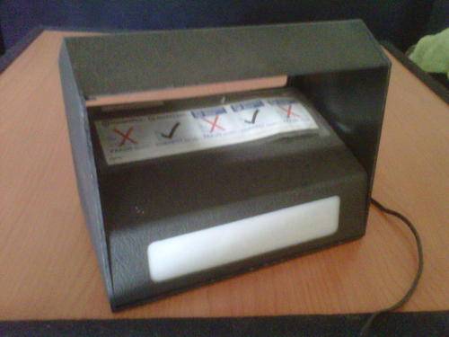 Conterfeit Money Detector 2nd Hand. A must have for all Cash over counter business!