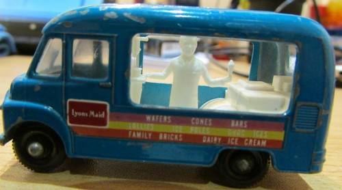 Matchbox Commer Ice Cream Canteen No 47