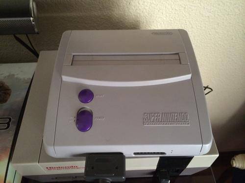 SUPER Nintendo Entertainment System (SNES)