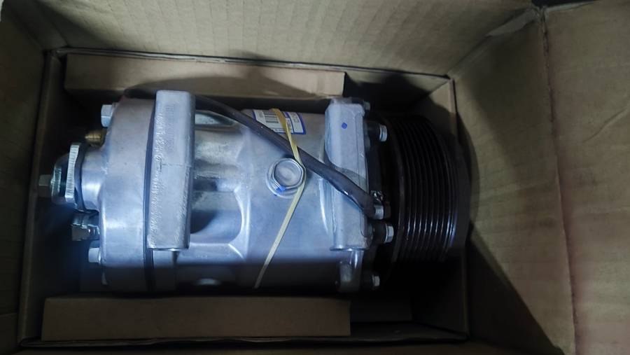 OEM SANDEN 7H15 4095 AC COMPRESSOR FOR CATERPILLAR PN 395-2123