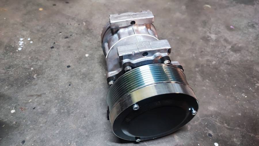 OEM SANDEN 7H15 4095 AC COMPRESSOR FOR CATERPILLAR PN 320-1291