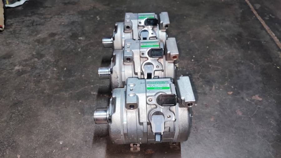 Denso 10s15C Aircon Compressor x 3, bid on lot