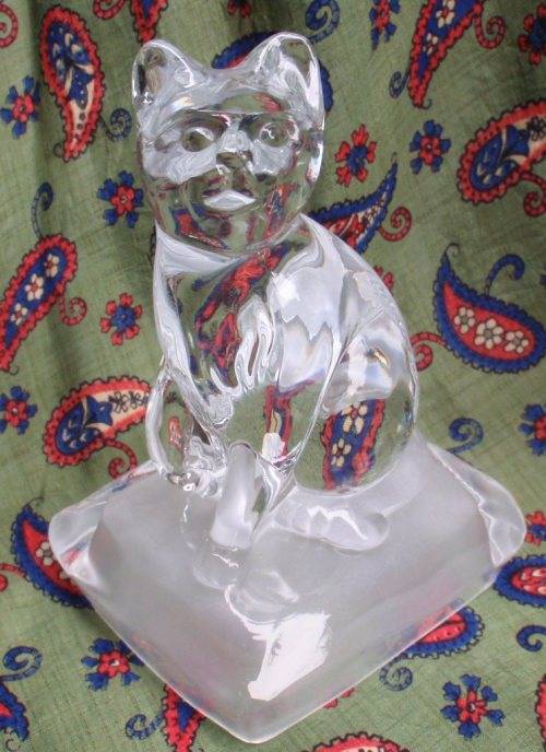 DELIGHTFUL SOLID GLASS 'KITTY' - BEAUTIFULLY DESIGNED - GOOD PRICE!