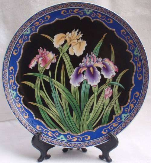 BEAUTIFUL  DISPLAY PLATE - IMPERIAL HOKKAIDA IMARI -IRISES