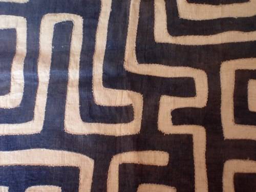 KUBA CLOTH - GENUINE HAND MADE, INVESTMENT ITEM. IN VERY GOOD  CONDITION - AFRICAN DECOR!