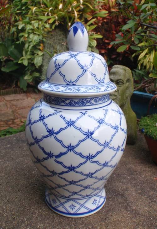 STUNNING LARGE TEMPLE JAR - BLUE and WHITE COLLECTION - GORGEOUS!