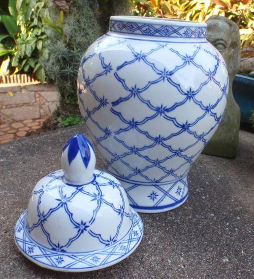 STUNNING LARGE TEMPLE JAR - BLUE and WHITE COLLECTION - GORGEOUS!