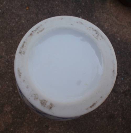 STUNNING LARGE TEMPLE JAR - BLUE and WHITE COLLECTION - GORGEOUS!