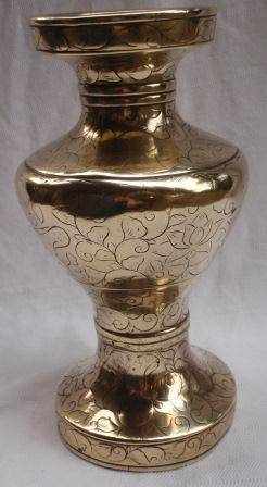 VINTAGE RARE CHINESE VASE BEAUTIFULLY ENGRAVED WITH LOTUS FLOWERS - REALLY HEAVY -  Collectable