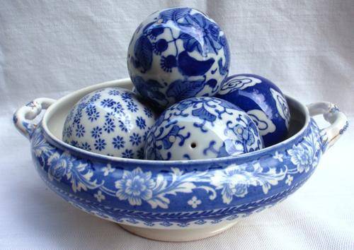 JOHN MADDOCK & SONS TUREEN & FIVE INDIAN, HAND PAINTED CERAMIC FLORAL BALLS