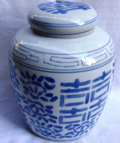 LOVELY BLUE & WHITE GINGER JAR - NICE BIG SIZE - PRICE REDUCED!!!