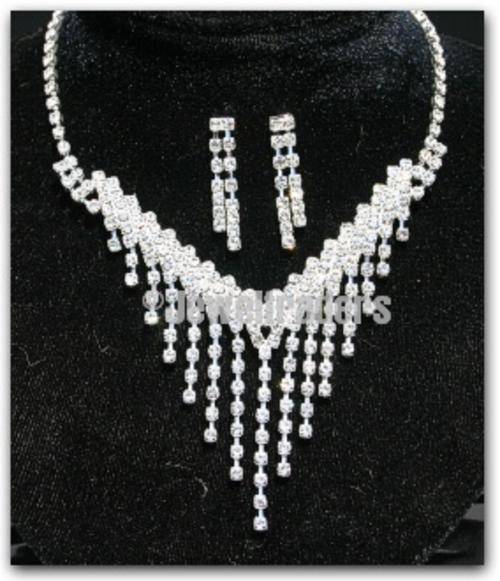 **NEW!!** AUSTRIAN CRYSTAL Necklace & Earring Set