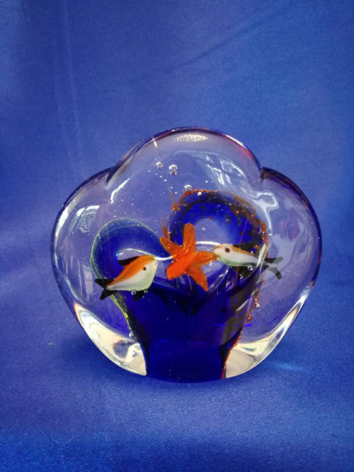 Murano ? Fish Feeding Aquarium Glass Paperweight
