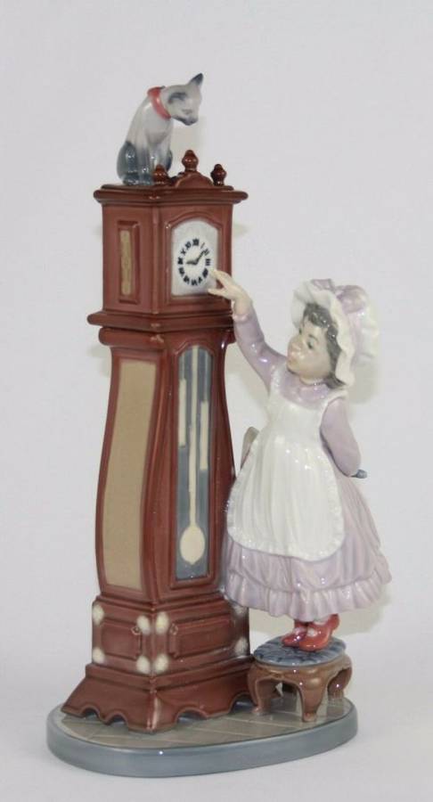 LLADRO `BEDTIME` #5347 FIGURINE ~ GIRL W/CAT ON GRANDFATHER CLOCK #
