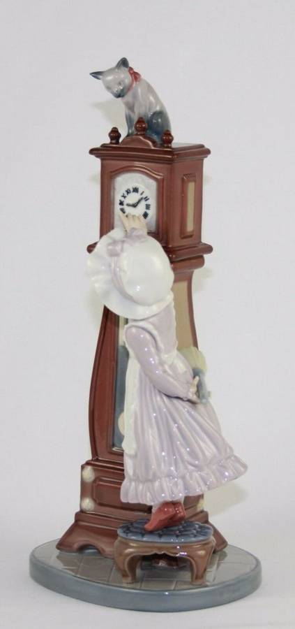 LLADRO `BEDTIME` #5347 FIGURINE ~ GIRL W/CAT ON GRANDFATHER CLOCK #