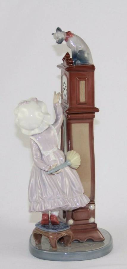 LLADRO `BEDTIME` #5347 FIGURINE ~ GIRL W/CAT ON GRANDFATHER CLOCK #