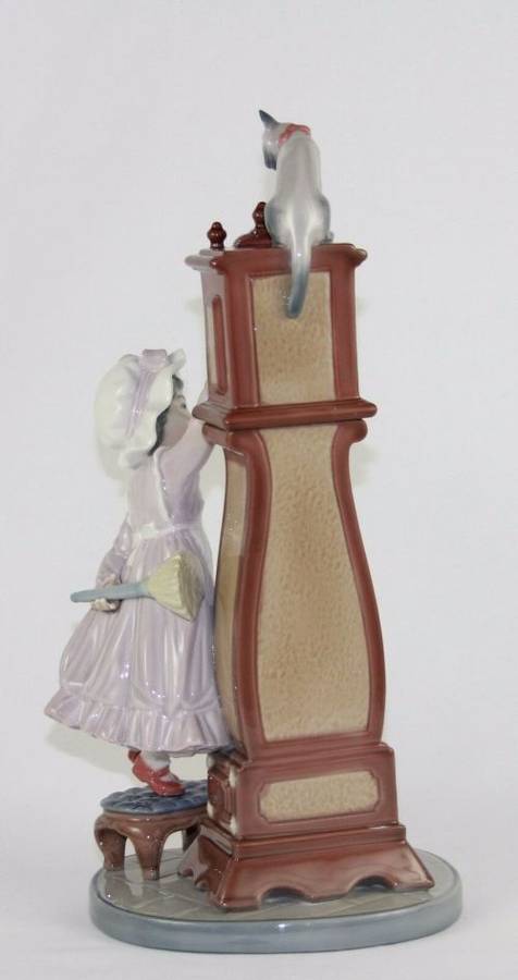 LLADRO `BEDTIME` #5347 FIGURINE ~ GIRL W/CAT ON GRANDFATHER CLOCK #