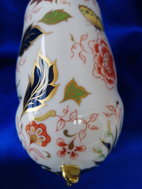 Royal Crown Derby Large Sitting Pig Paperweight - Gold Stopper