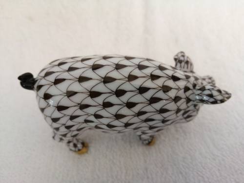 Mappin and Webb porcelain figurine pig is completely hand painted by talented artisans *