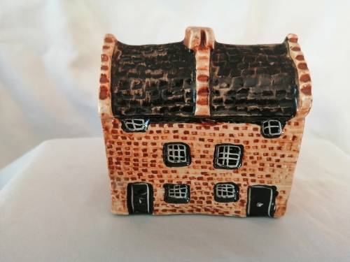 Miniature House - No 25 Terraced House Tey Pottery