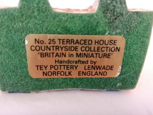 Miniature House - No 25 Terraced House Tey Pottery