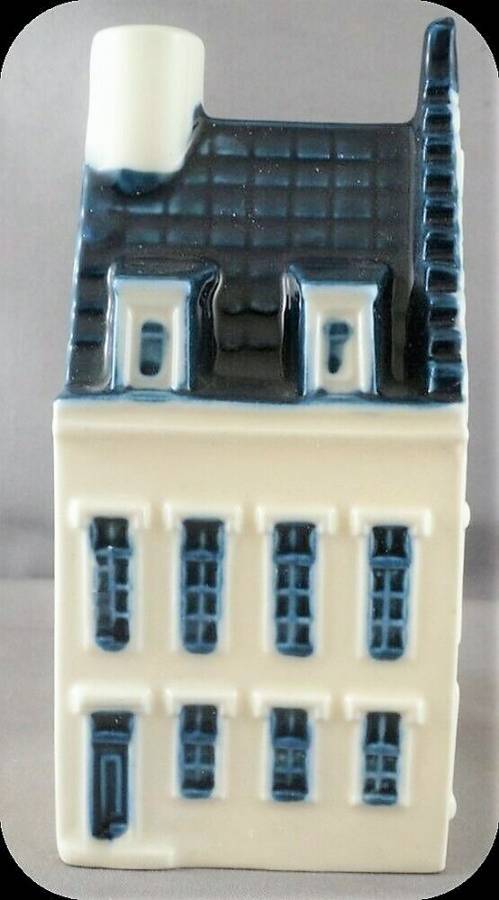 KLM  Bols Royal Distilleries Holland Blue Delft House No. 77 - Amsterdam