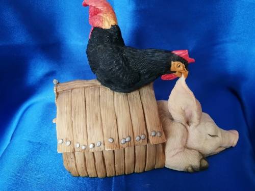 Piggin David Carbridge Pig with hen Piggin Cheeky