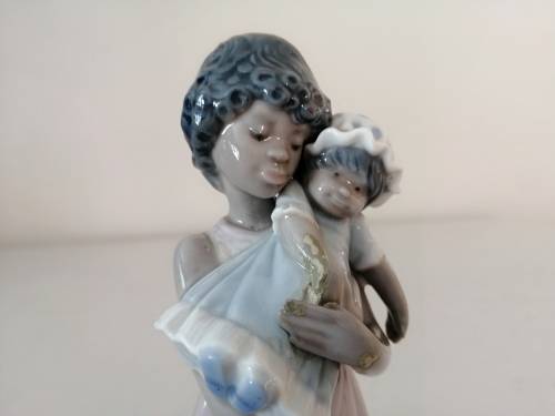 1993 Retired Lladro #5608  Baby Doll  Black Legacy