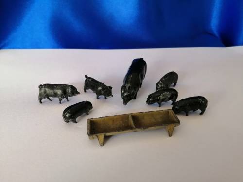 Britains J.Hill and Co Farm Feeding Pigs
