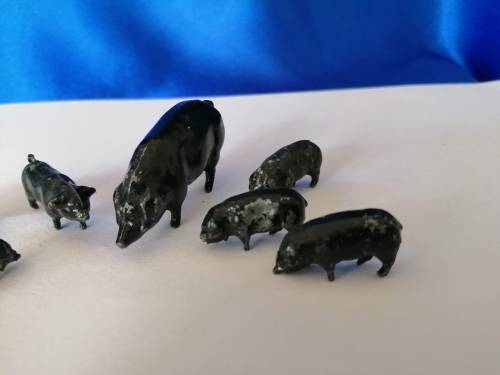 Britains J.Hill and Co Farm Feeding Pigs