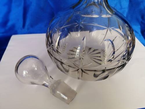 VICTORIAN CUT-GLASS DECANTER AND STOPPER