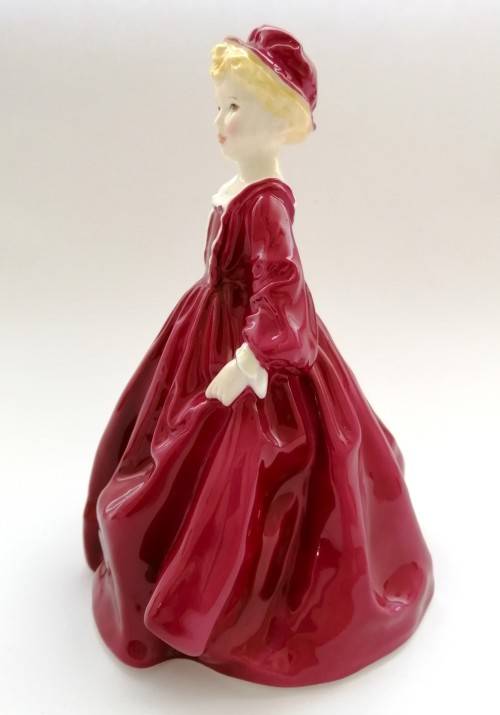 ROYAL WORCESTER FIGURINE(GRANDMOTHERS DRESS)BY FREDA DOUGHTY,VERY.COLLECTABLE