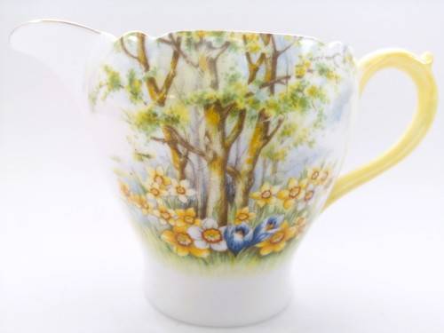 SHELLEY Daffodil Time Milk Jug ENGLAND
