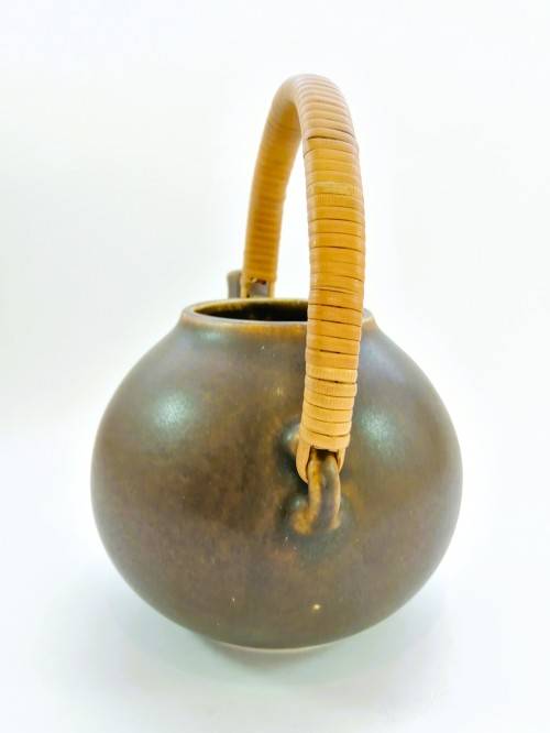 Iconic Ulla Procopé Large Brown Ceramic Teapot GA1, Arabia Finland, 1960s