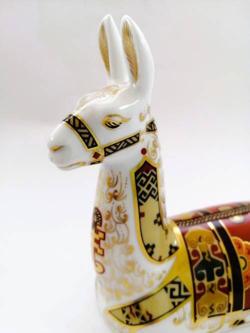 Royal Crown Derby Llama Paperweigh Gold Stopper