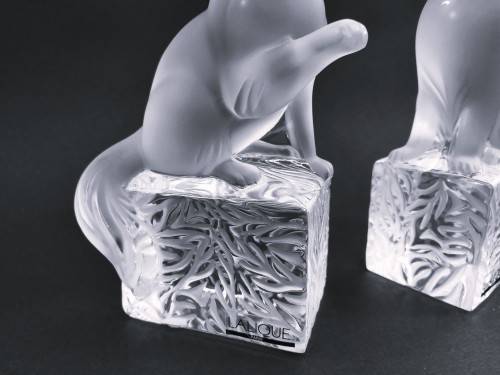 Pair of Lalique clear and frosted crystal Chat en Attente bookends designed by Marie-Claude Lalique