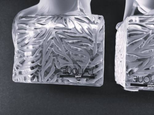 Pair of Lalique clear and frosted crystal Chat en Attente bookends designed by Marie-Claude Lalique
