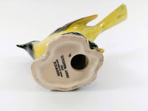 Beswick Grey Wagtail Garden Bird Model 1041