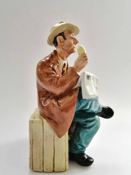 Royal Doulton  Stop Press  HN 2683