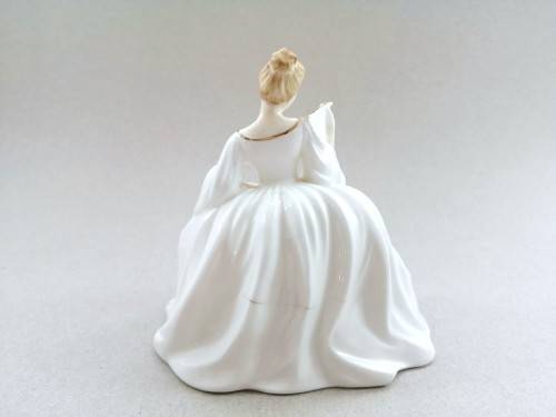 Coalport Figurine Ladies Of Fashion Samantha