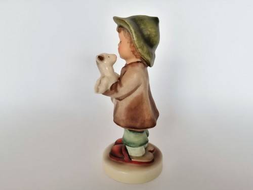 Goebel Hummel Figurine, Lost Sheep