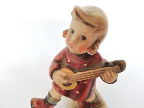 Goebel Hummel Figurine, Happiness